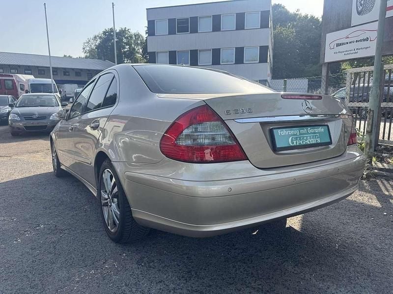 Gebraucht Mercedes E280 231 PS (169 kW) 2007 Travertinbeige Limousine