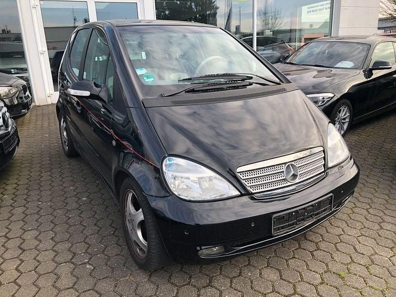 Schwarz Gebraucht 2002 Mercedes A210 Limousine | 1.490 € - Bild 1/4
