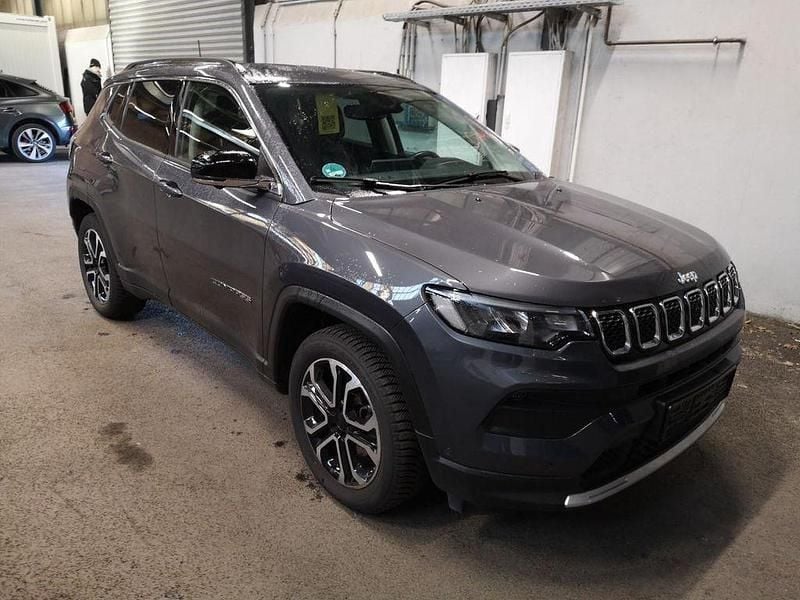 Grau Gebraucht 2021 Jeep Compass Limited SUV | 18.950 € (Guter Preis) - Bild 1/4
