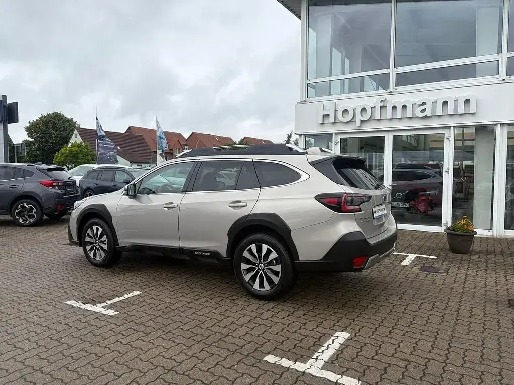 Neu Subaru Outback Platinum 169 PS (124 kW) 2026 Beige Limousine