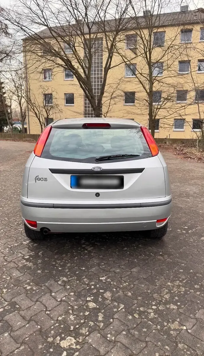 Gebraucht Ford Focus 85 PS (62 kW) 2004 Silber Kleinwagen