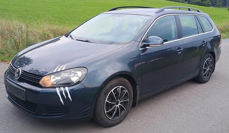 Blau Gebraucht 2010 VW Golf VI Kombi | 1.490 € (Superpreis) - Bild 1/4