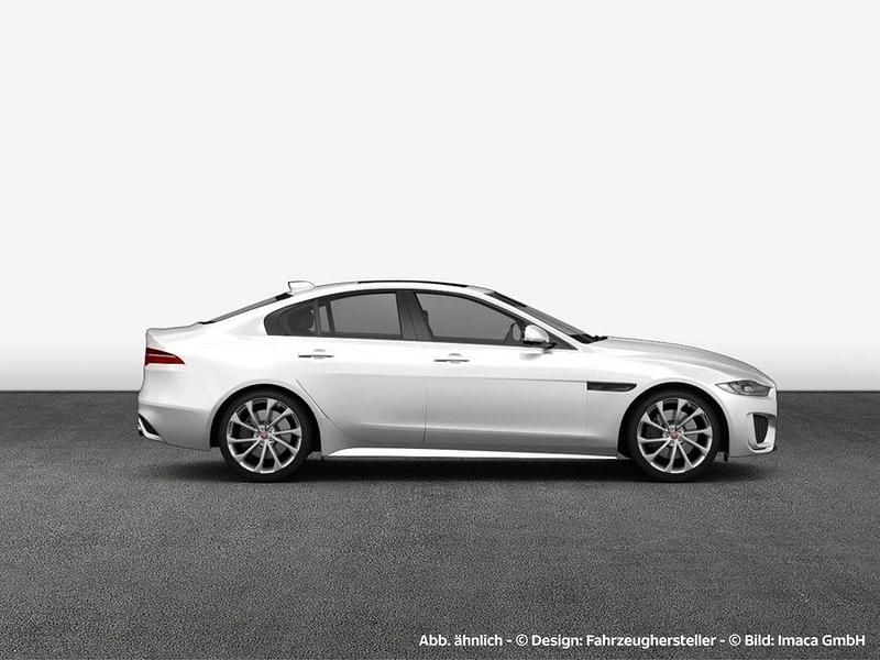 Gebraucht Jaguar XE SE 204 PS (150 kW) 2023 Weiß Limousine