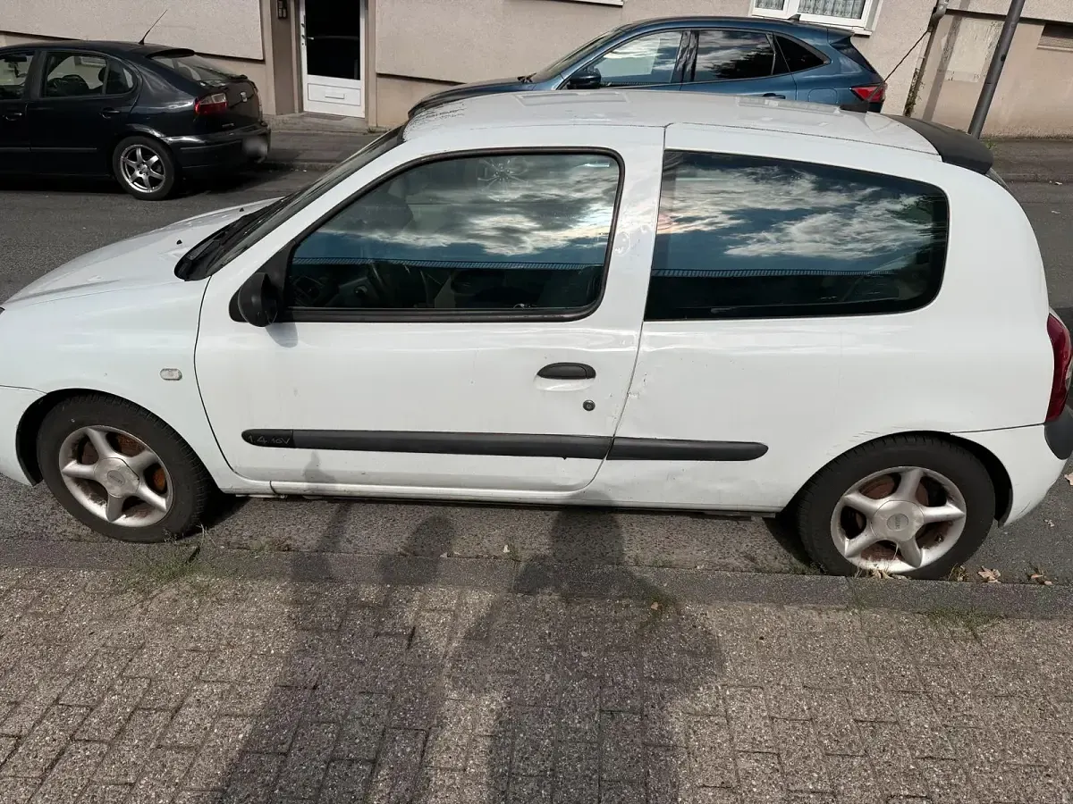 Gebraucht Renault Clio 98 PS (72 kW) 2004 Weiß Kleinwagen