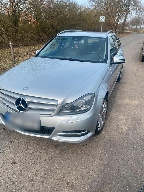 Gebraucht Mercedes 220 170 PS (125 kW) 2011 Silber Kombi