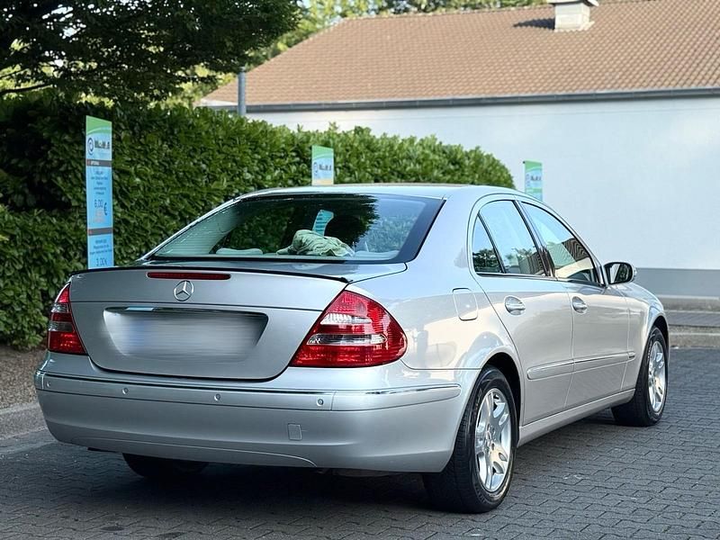 Gebraucht Mercedes E320 224 PS (164 kW) 2003 Silber Limousine