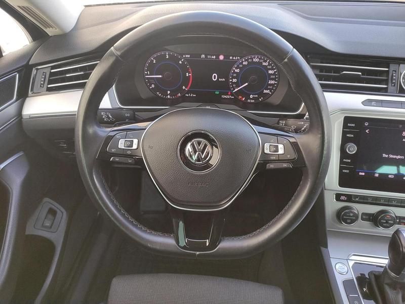 Gebraucht VW Passat Comfortline 190 PS (139 kW) 2019 Mangangrau metallic Kombi