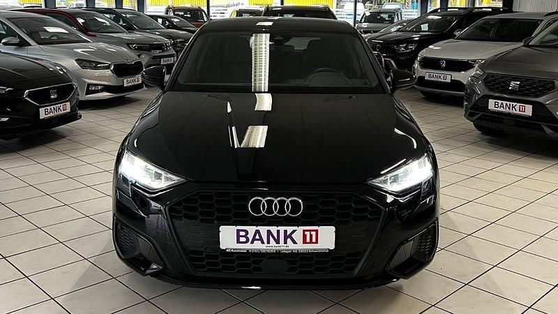 Schwarz Gebraucht 2023 Audi A3 Sportback Ambiente Kleinwagen | 24.990 € (Guter Preis) - Bild 1/4