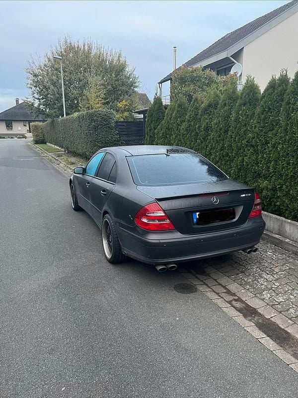 Silber Gebraucht 2003 Mercedes E320 Limousine | 3.500 € (Superpreis) - Bild 1/4