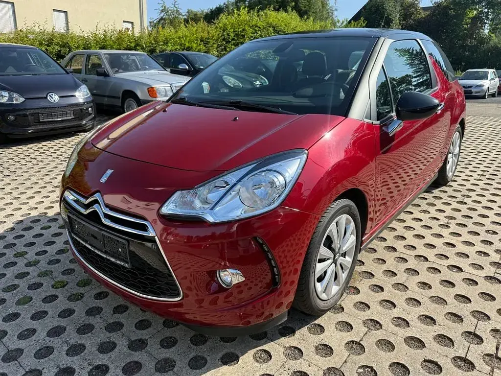 Gebraucht Citroën DS3 Chic 95 PS (69 kW) 2011 Rot Kleinwagen