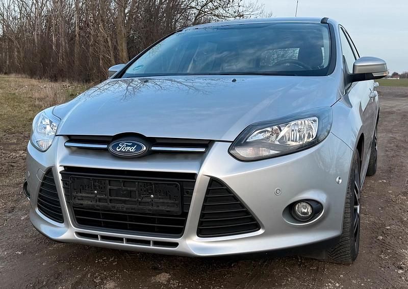 Gebraucht Ford Focus Titanium 101 PS (74 kW) 2013 Silber Kombi