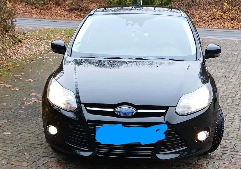 Usata Ford Focus 150 CV (110 kW) 2012 Nero Utilitaria