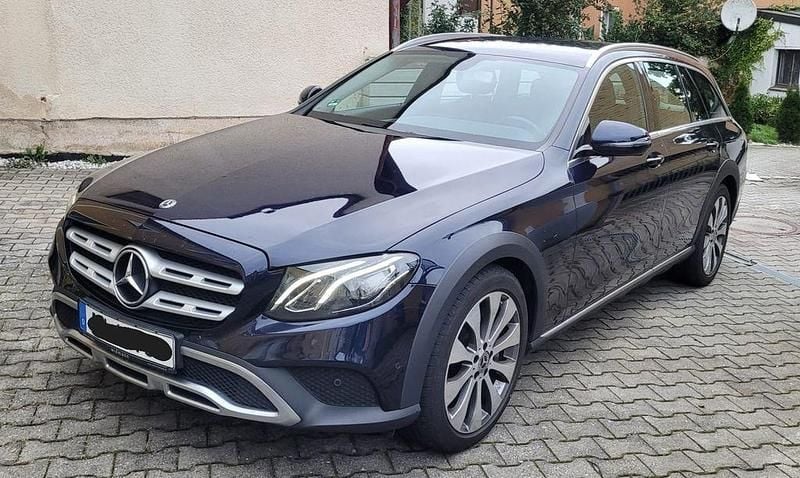 Second-hand Mercedes E350 258 CP (189 kW) 2018 Albastru Break