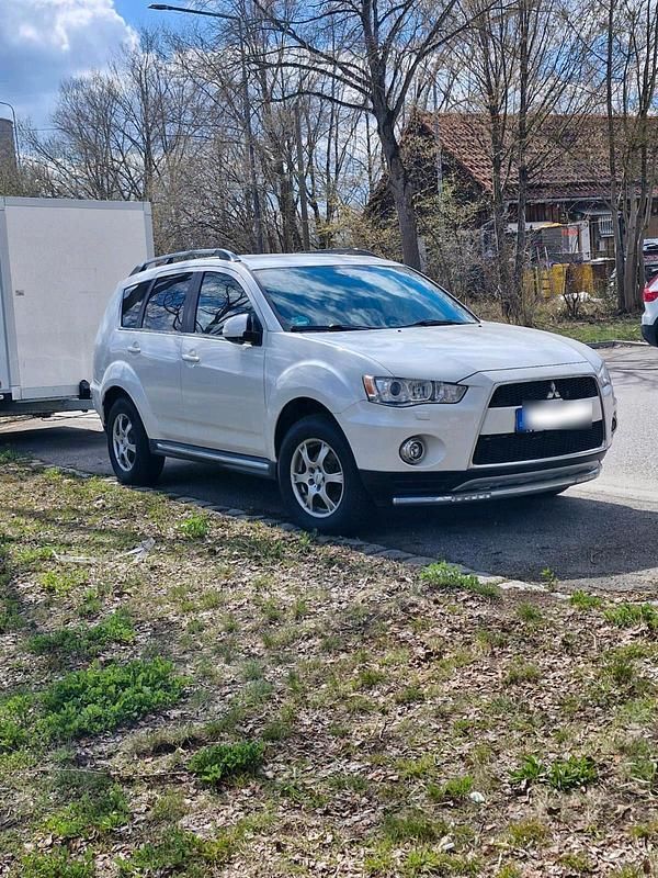 Gebraucht Mitsubishi Outlander 177 PS (130 kW) 2012 Weiß SUV