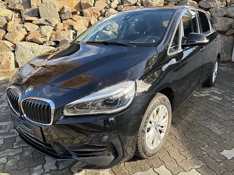 Gebraucht BMW 218 Active Tourer Advantage 150 PS (110 kW) 2021 Schwarz Van / Kleinbus