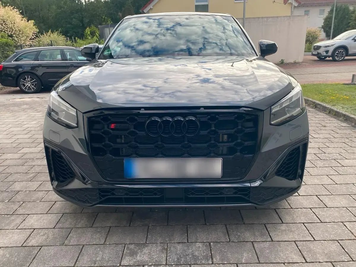 Gebraucht Audi SQ2 Sport 300 PS (220 kW) 2025 Grau SUV