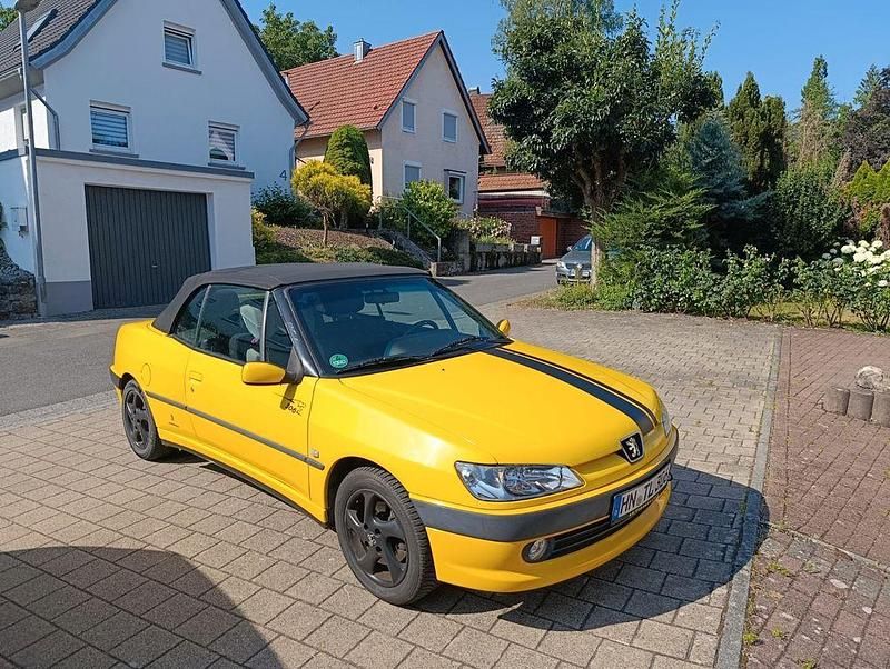 Gebraucht Peugeot 306 Cabriolet 98 PS (72 kW) 2001 Gelb Cabrio