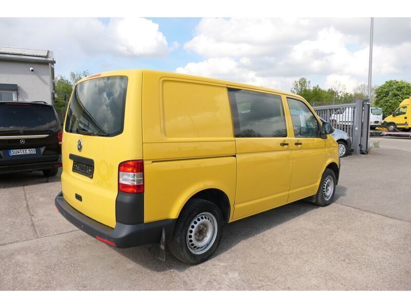 Gebraucht VW T5 84 PS (61 kW) 2013 Ginstergelb r1032 Van