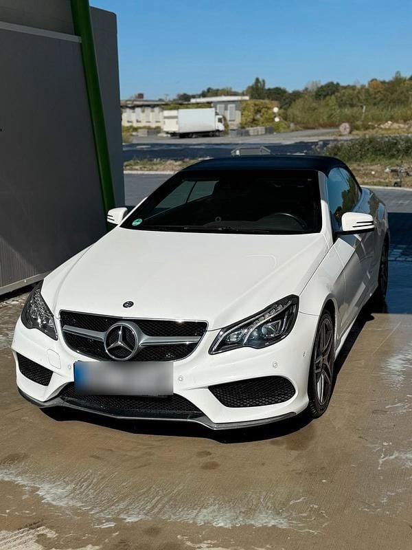 Weiß Gebraucht 2013 Mercedes E250 AMG line Cabrio | 19.950 € (Fairer Preis) - Bild 1/4
