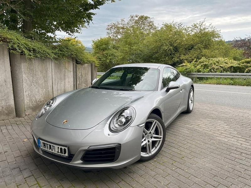 Silber Gebraucht 2017 Porsche 911 Carrera Coupé | 95.991 € (Superpreis) - Bild 1/4