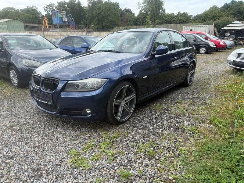 Gebraucht BMW 320 Shadowline 177 PS (130 kW) 2011 Blau Limousine