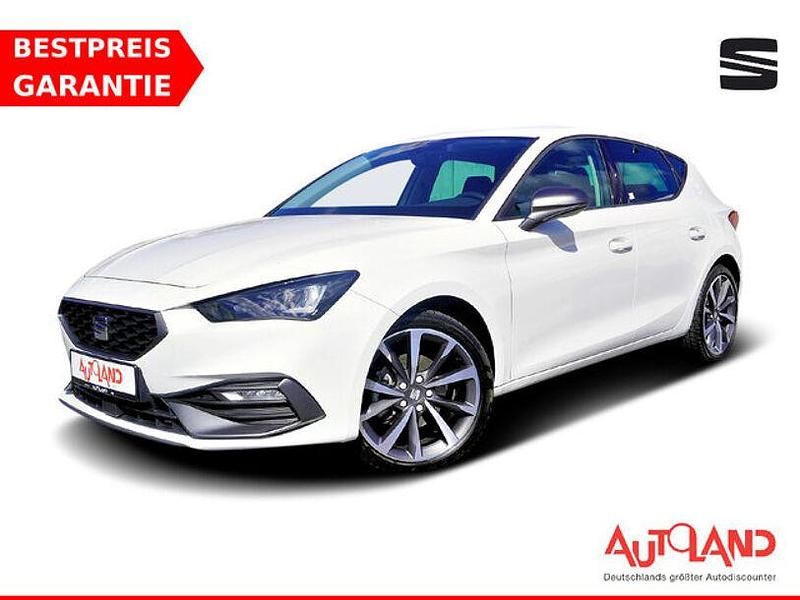 Weiß Gebraucht 2022 Seat Leon FR Limousine | 23.490 € (Fairer Preis) - Bild 1/4