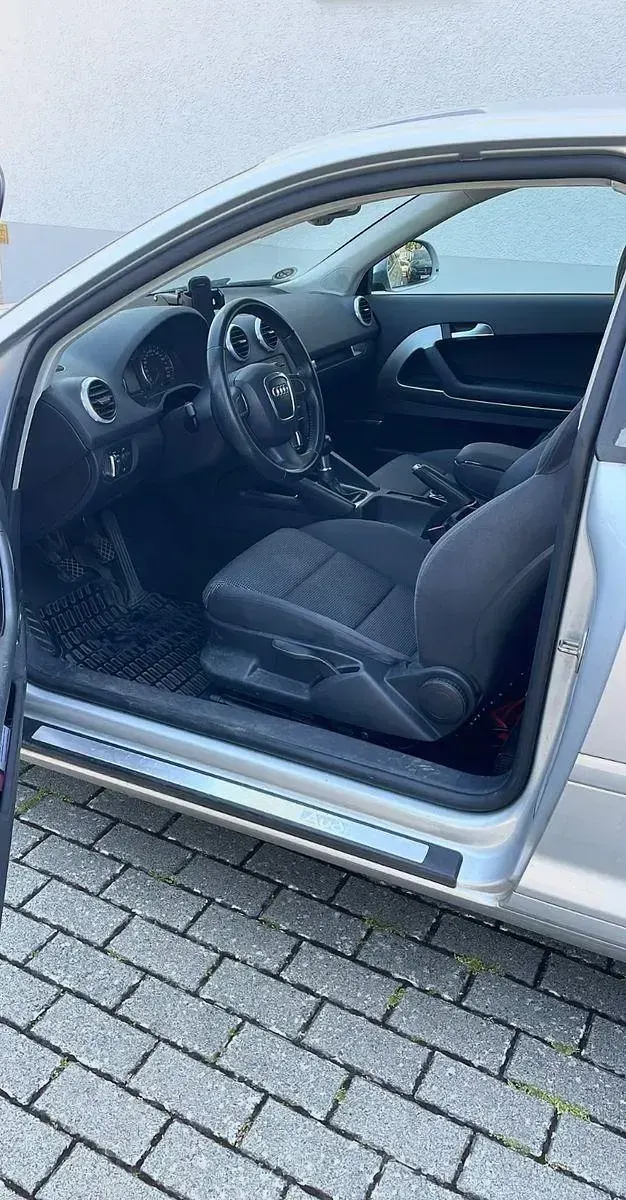 Gebraucht Audi A3 Attraction 125 PS (91 kW) 2009 Silber Kleinwagen