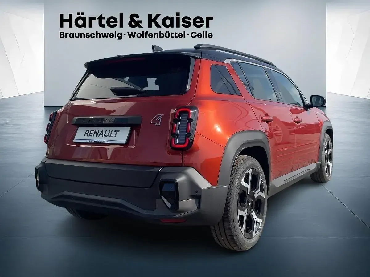 Neu Renault 4 E-Tech Komfort 11 kW (15 PS) 2025 Terracottabraun mit schwarzem dach (braun) SUV
