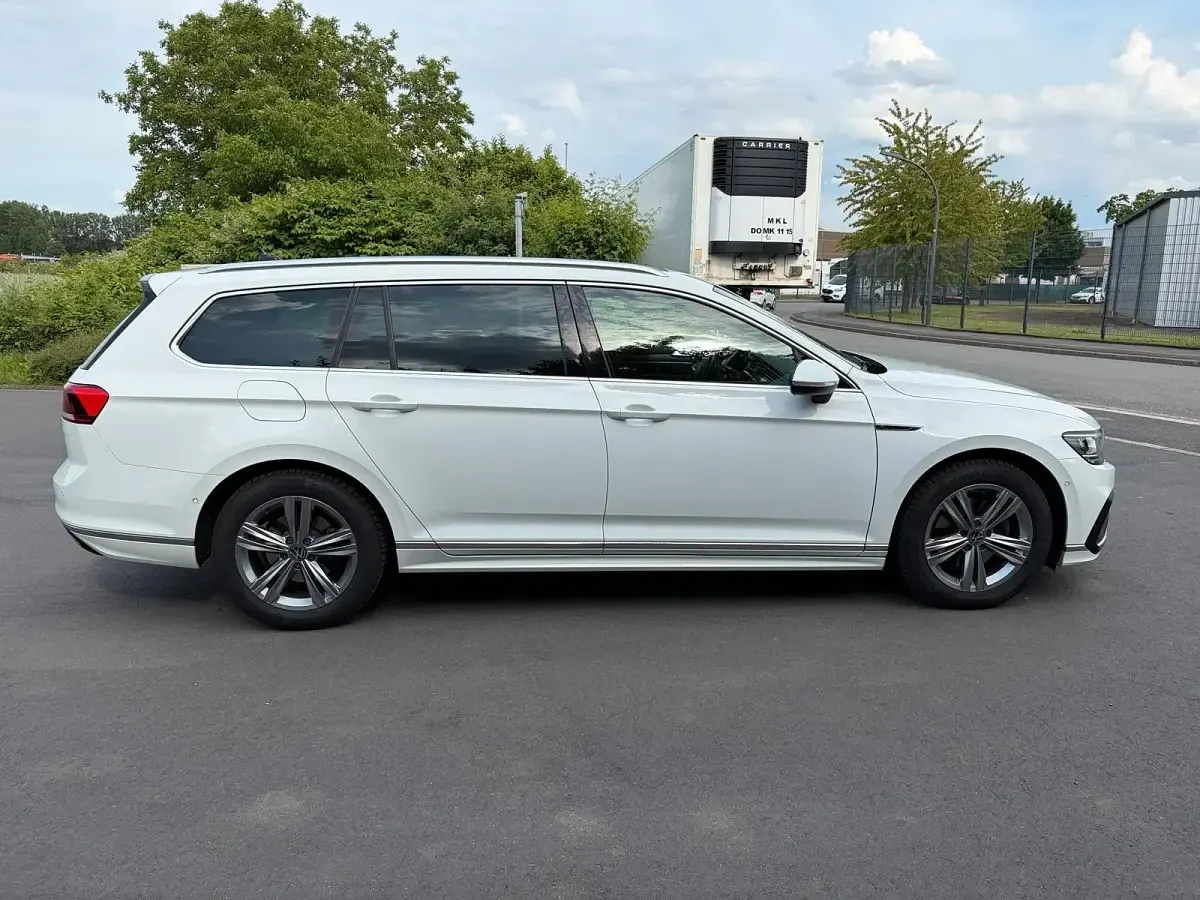 Gebraucht VW Passat R-line 150 PS (110 kW) 2020 Weiß Kombi