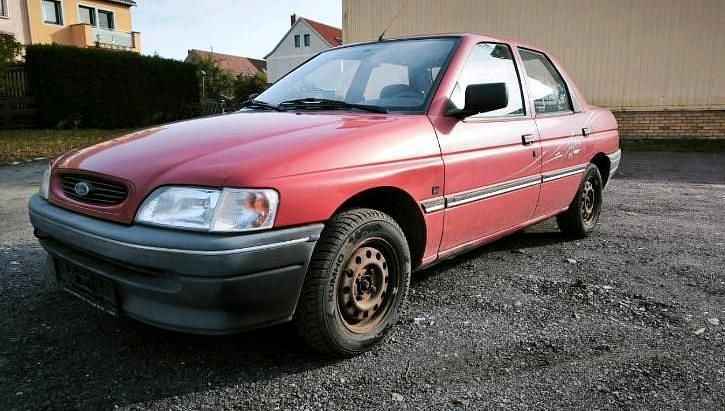 Rot Gebraucht 1995 Ford Escort Limousine | 1.600 € - Bild 1/4