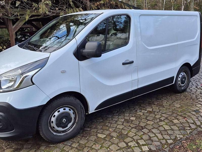 Weiß Gebraucht 2016 Renault Trafic Van / Kleinbus | 10.999 € (Guter Preis) - Bild 1/4