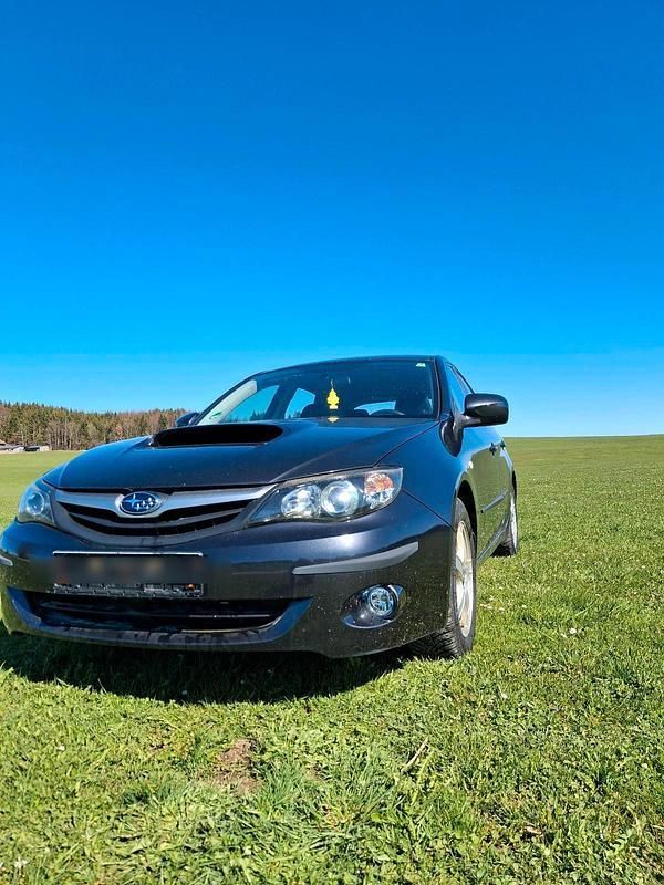 Grau Gebraucht 2011 Subaru Impreza Limousine | 4.499 € (Fairer Preis) - Bild 1/4