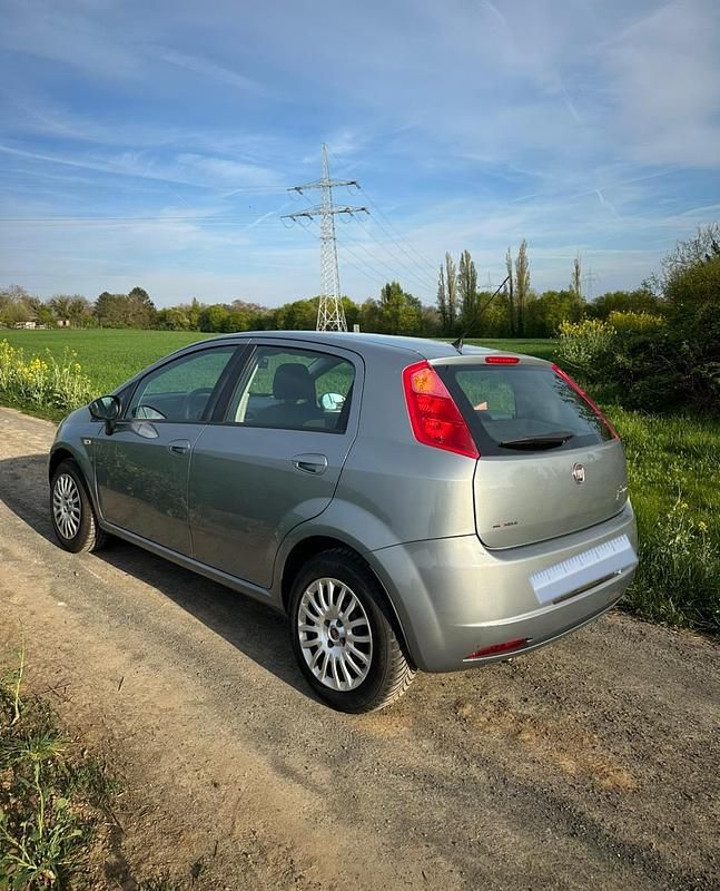 Gebraucht Fiat Punto 77 PS (56 kW) 2009 Grau Kleinwagen