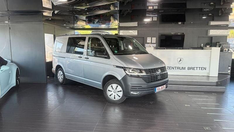 Usado VW Transporter 150 CV (110 kW) 2023 Plateado Van