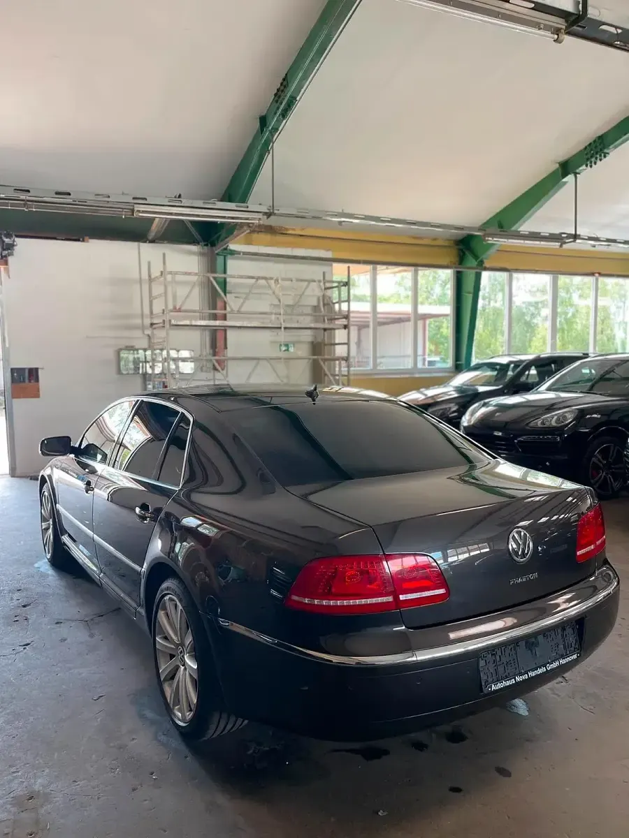 Gebraucht VW Phaeton 240 PS (176 kW) 2013 Braun Limousine