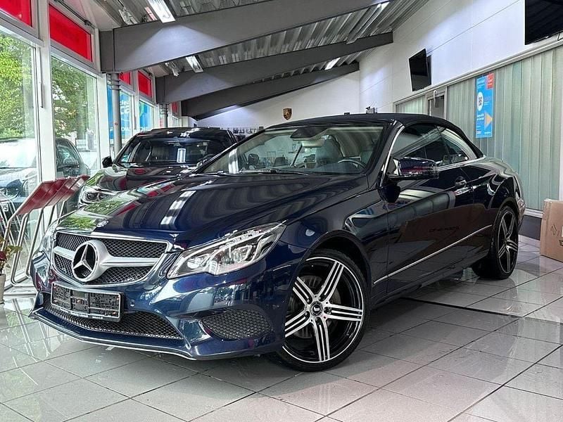 Gebraucht Mercedes E250 Premium 211 PS (155 kW) 2014 Blau Cabrio