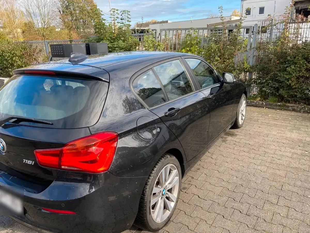 Gebraucht BMW 116 109 PS (80 kW) 2019 Schwarz Kleinwagen