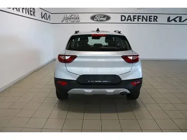 Second-hand Kia Stonic Vision 101 CP (74 kW) 2024 Argintiu SUV