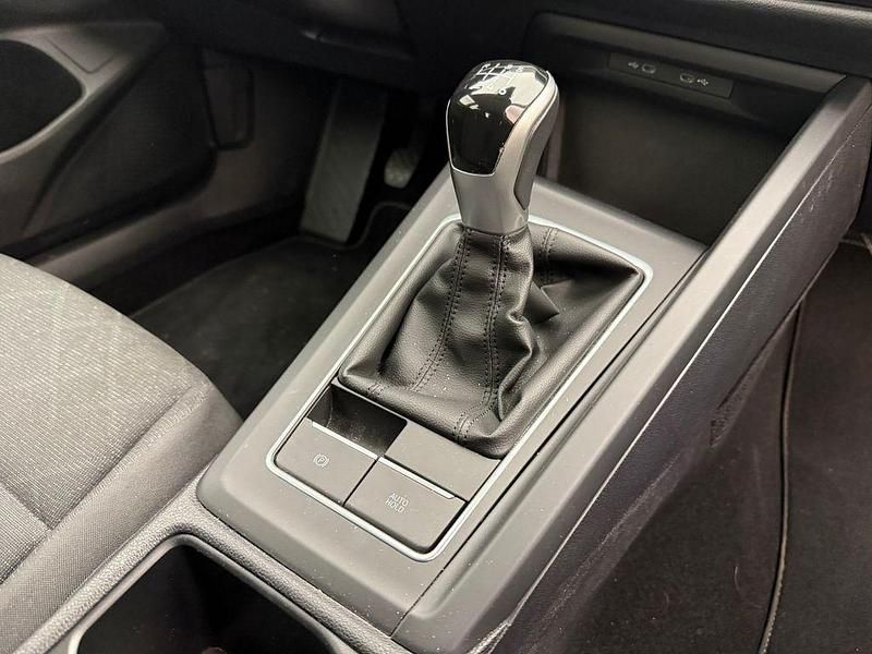 Gebraucht VW Golf VIII Business 110 PS (80 kW) 2024 Grau Limousine