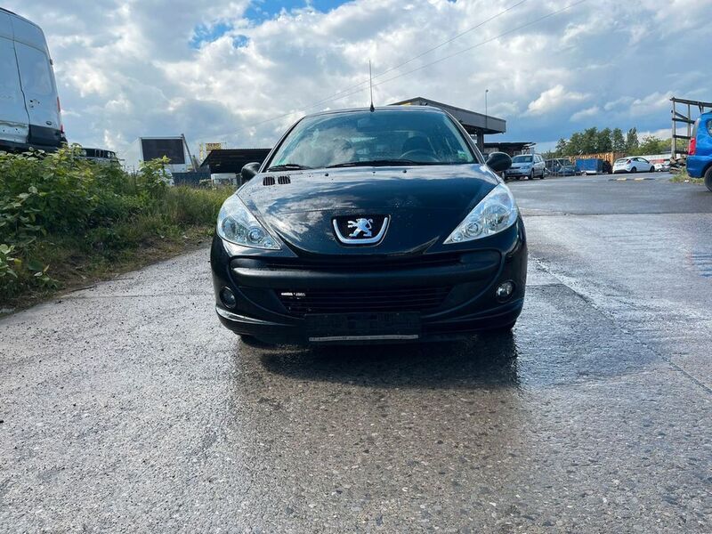 Schwarz Gebraucht 2010 Peugeot 206 Limousine | 1.600 € (Guter Preis) - Bild 1/4