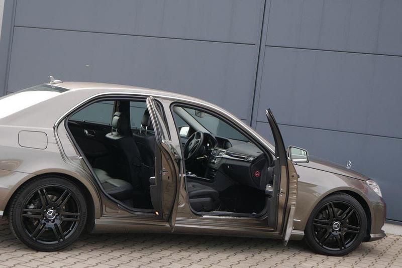 Brugt Mercedes E250 Avantgarde 204 HK (150 kW) 2012 Brun Sedan