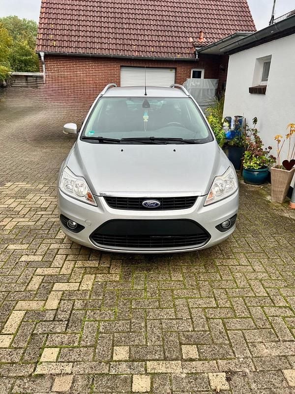Silber Gebraucht 2010 Ford Focus Kombi | 1.400 € (Superpreis) - Bild 1/3