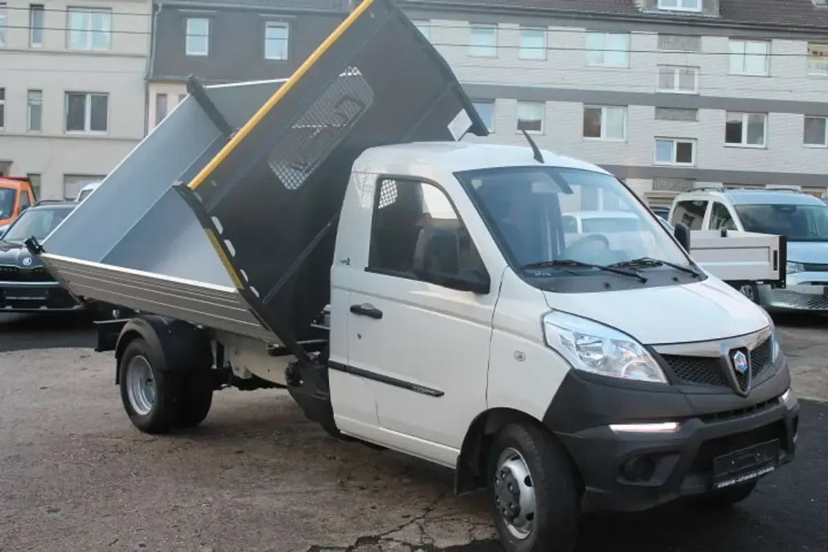 Nowe Piaggio Porter 106 KM (77 kW) 2025 Biały SUV