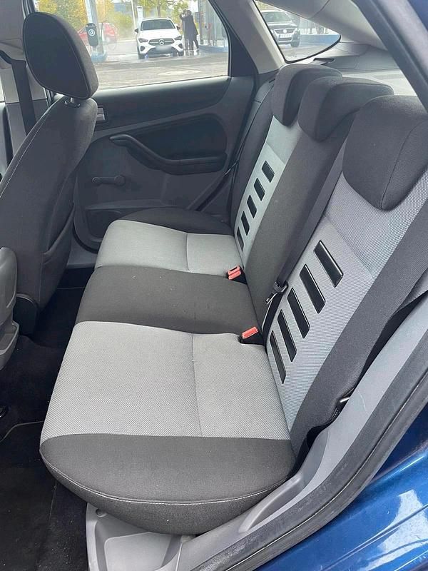 Gebraucht Ford Focus 110 PS (80 kW) 2008 Blau Limousine