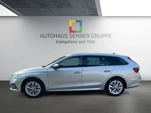Gebraucht Skoda Octavia Style 150 PS (110 kW) 2022 Brilliantsilber met (silber) (silber) Kombi