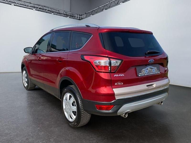 Gebraucht Ford Kuga Titanium 179 PS (131 kW) 2019 Rubyrot SUV