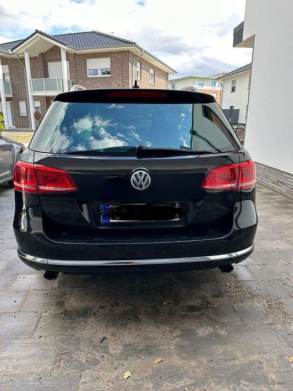 Gebraucht VW Passat R 300 PS (220 kW) 2011 Schwarz Kombi
