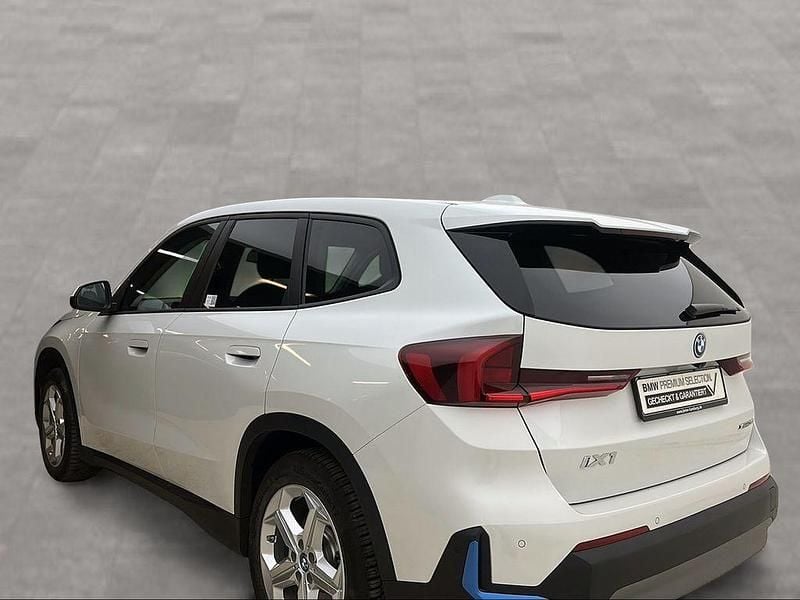 Gebraucht BMW iX1 Performance 200 kW (272 PS) 2023 Weiß SUV