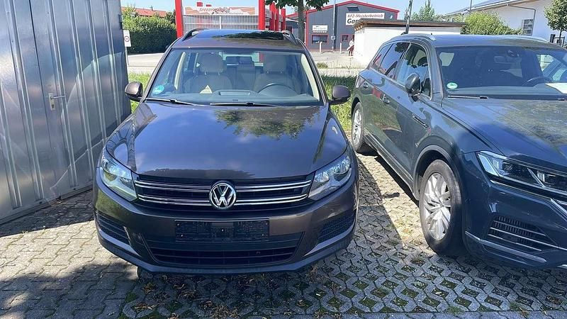 Braun Gebraucht 2012 VW Tiguan Trendline SUV | 11.490 € (Fairer Preis) - Bild 1/4