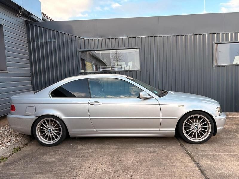 Gebraucht BMW 325 192 PS (141 kW) 2003 Silber Coupé